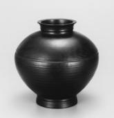 Vase, liner design, bronze, casting