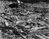 「North East Earthquake Disaster TSUNAMI 2011 ポートフォリオ」より 宮城県本吉郡南三陸町志津川新井田